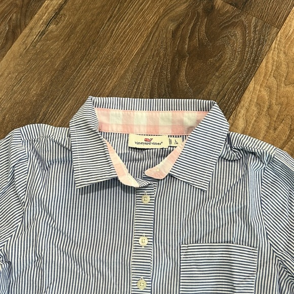 Vineyard Vines Girls White Oxford striped blue/white Popover
Button up sz 14 - Picture 5 of 14